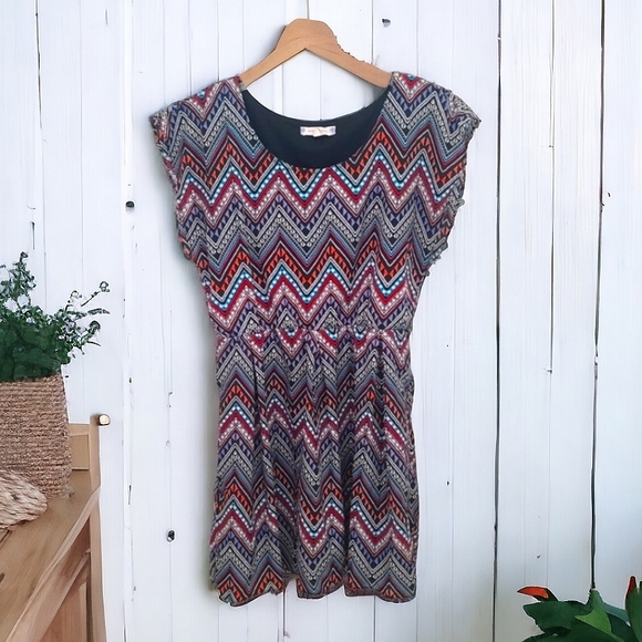 Almost Famous Women's Aztec Chevron Sleeveless Pleated Dress Size Large - Picture 1 of 6